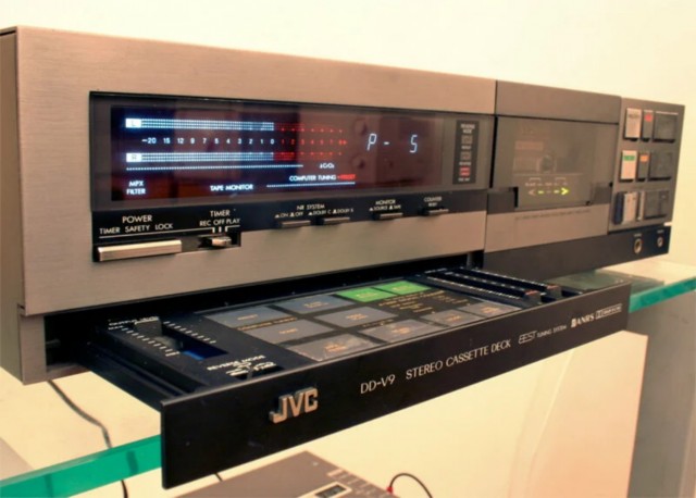 Как разорили фирму JVC