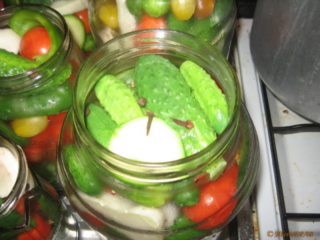 Огурцы маринованные