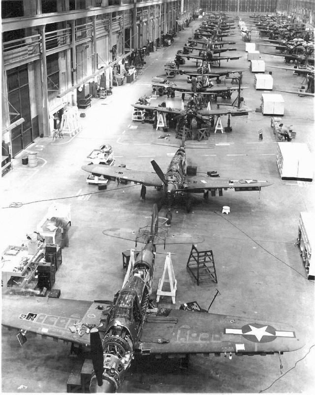 Р-39 Аэрокбра. Американская любимица сталинских соколов. История создания и основные модификации.