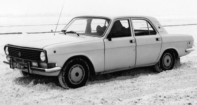 ВАЗ - 415. 140 лошадиных сил, максимальная скорость 200 км.ч. И это в начале 90х...
