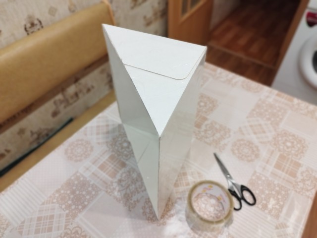 Кормушка для "офисных" синиц, воробьев и снегирей