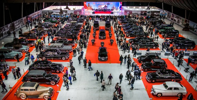 Молодежная авто тусовка Варшавы перед прошлым новым годом