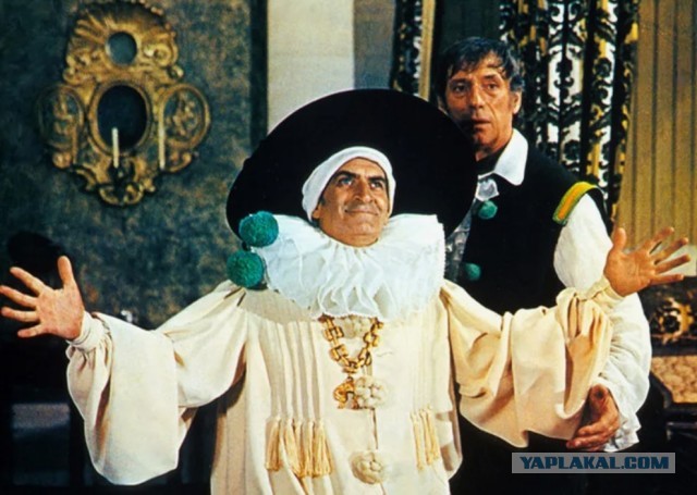 Телохранители хранили его секрет. Годами он вел двойную жизнь.