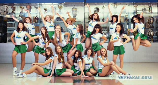 Самые красивые болельщицы 2013 года