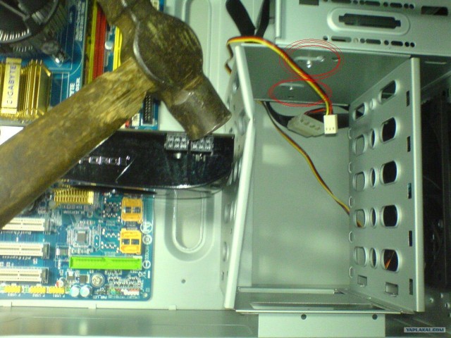 Большая видеокарта - маленький корпус