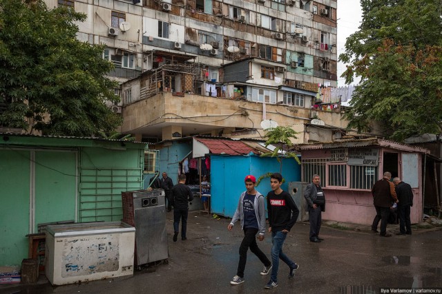 Добро пожаловать в Ад. Как живут в Баку беженцы из Карабаха