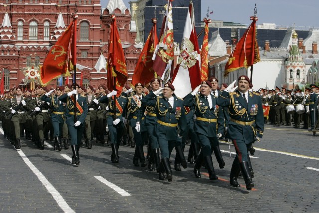 Борцы с расизмом раскритиковали парад Победы.