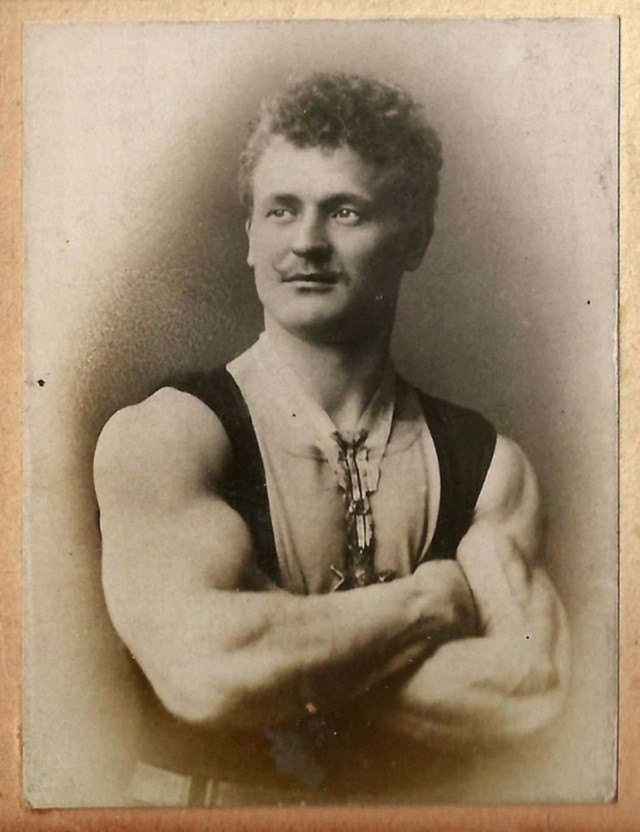 Первые культуристы