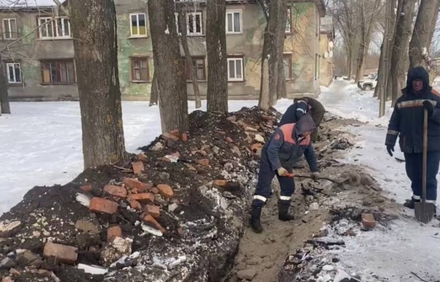 В Самаре замерзающие жители частных домов на несколько дней остались без тепла и света и перекрыли городское шоссе в знак протеста