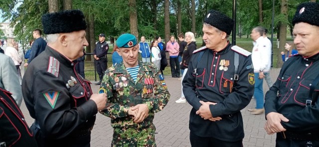 Кто подскажет, куда казаки подевались?