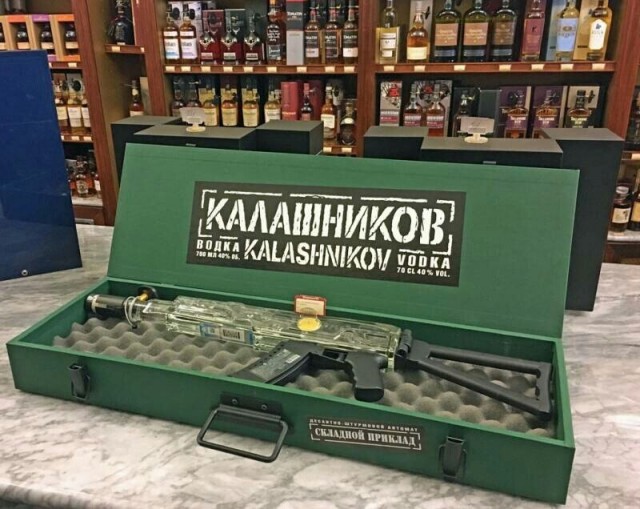 В зарубежных соцсетях завирусилось видео из российского магазина с полками водки