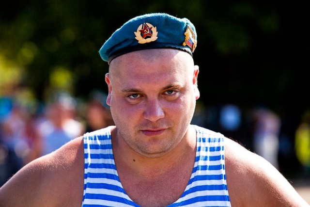 С Днем ВДВ, посоны!