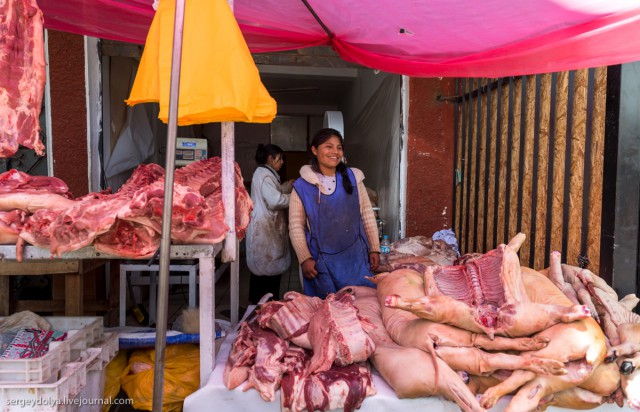 Хочешь увидеть колорит страны - иди на рынок. Рынок в Перу