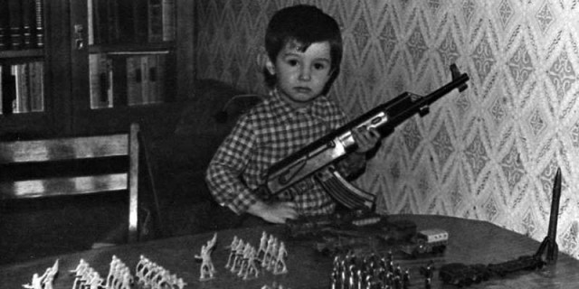 Детская ностальгия и недетские скандалы: солдатики страны Советов