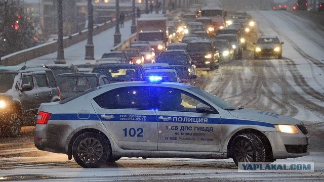 Работы по установке  пролетов на поврежденной части Крымского моста.