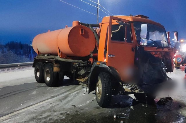 Момент смертельного ДТП в Салехарде попал в объектив авторегистратора