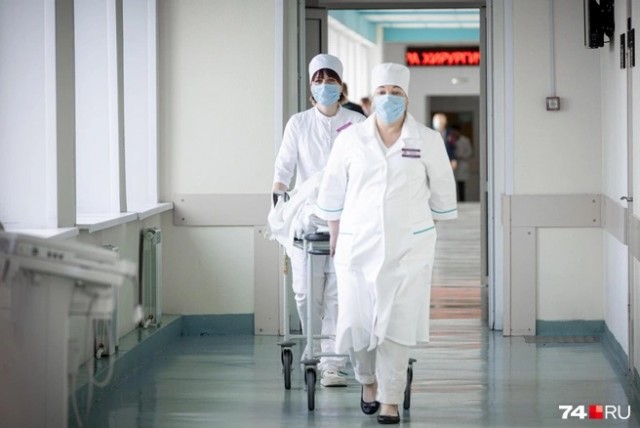 «Это манипуляция — и это неприятно»: почему увольняются земские врачи в России — медики поделились своим опытом