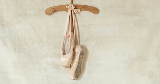Когда в балете появились пуанты и в чем балерины танцевали раньше