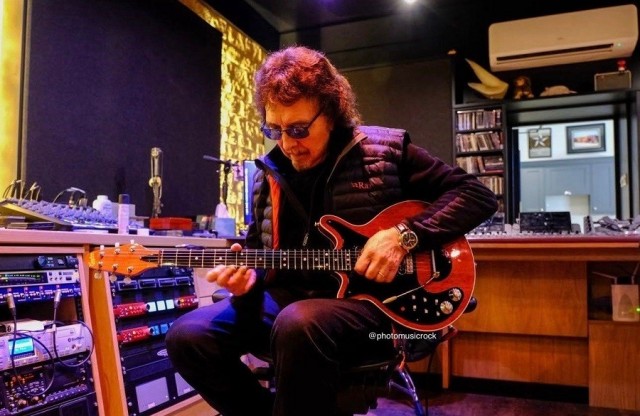 Музыка и музыканты: Tony Iommi -«From The Dark»