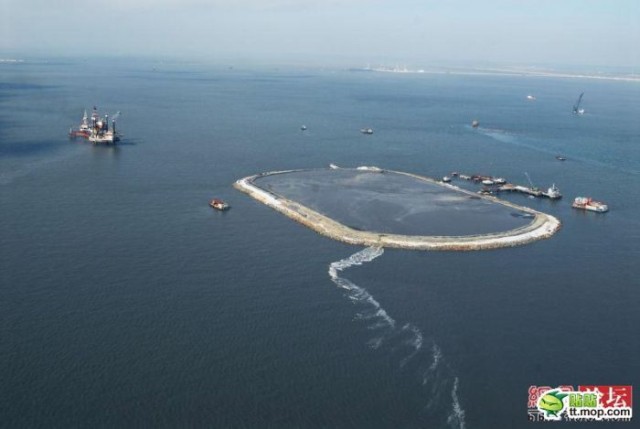 Промзона на водной подушке