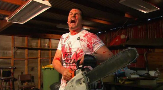 В Португалии владелец кебабной отбился от 50 грабителей при помощи ножа