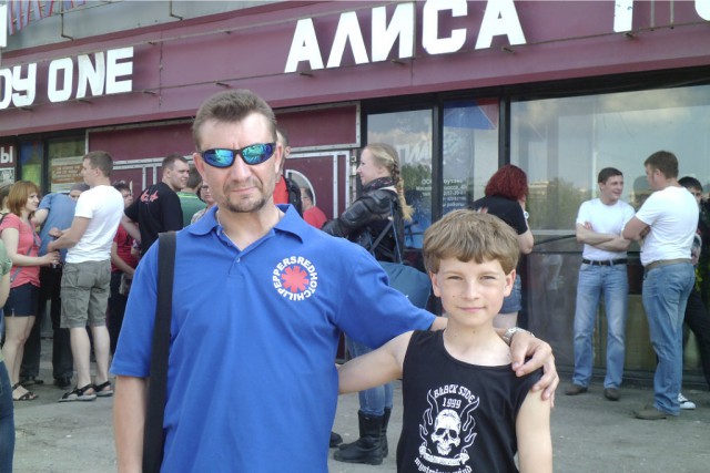 В Москве восстановили граффити на стене Кинчева и гр. АЛИСА