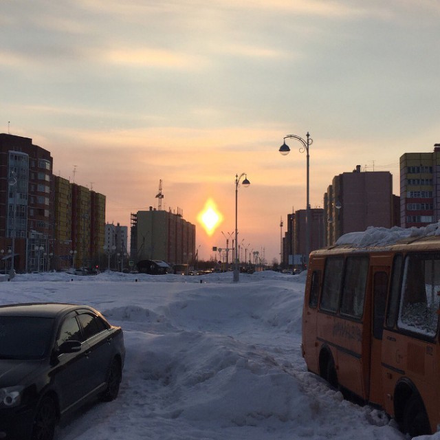 Над Новым Уренгоем взошло ромбовидное солнце