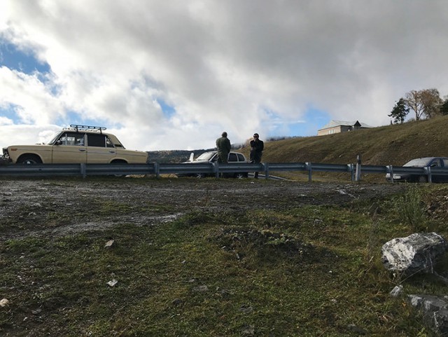Здесь волки крадут овец, а люди держат дома обрезы