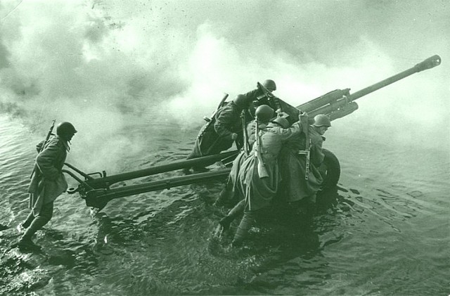 "Боги войны" - Советская артиллерия в годы Великой Отечественной войны