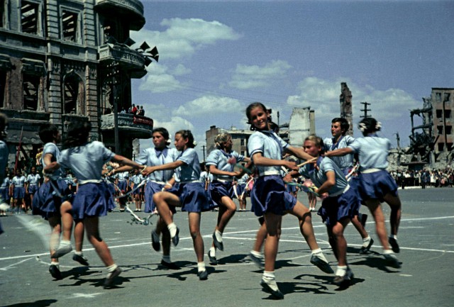 1945. Первый послевоенный спортивный парад в Сталинграде