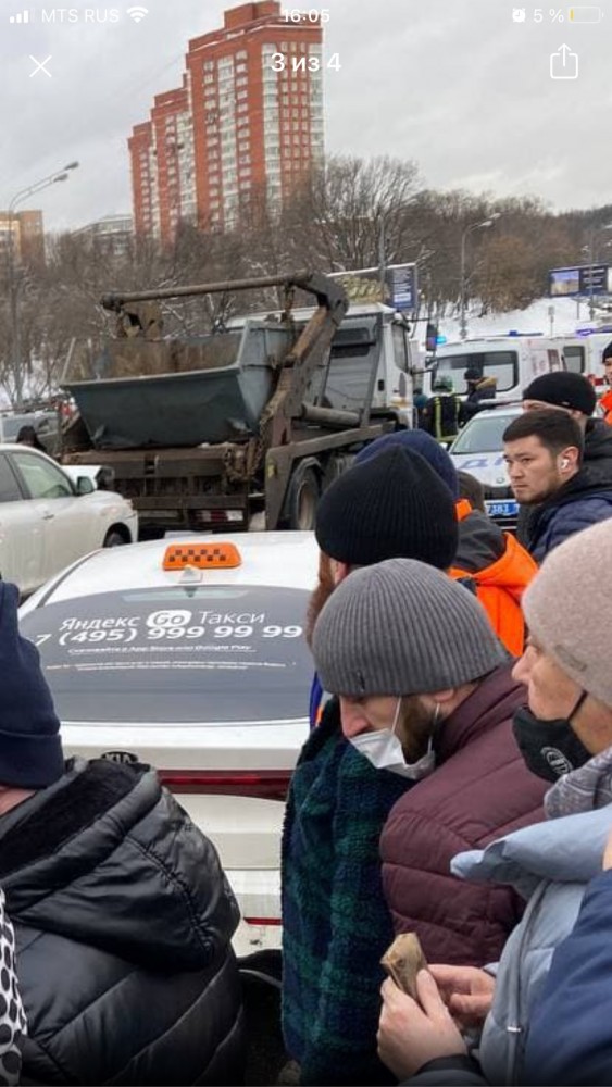 Серьезное ДТП на Рублевском шоссе: 9 машин столкнулись, есть пострадавшие