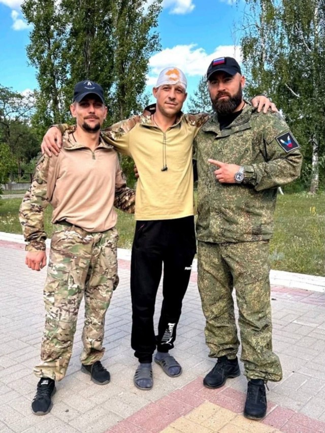 Непробиваемый российский штурмовик, который уничтожил украинский дрон головой, уже рвётся обратно на СВО.