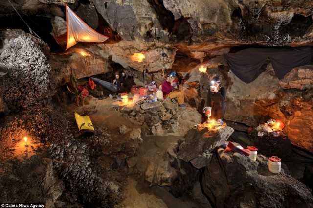 В Китае нашли огромную пещеру - целый мир!