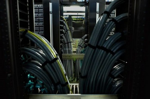 Где хранятся данные Facebook?