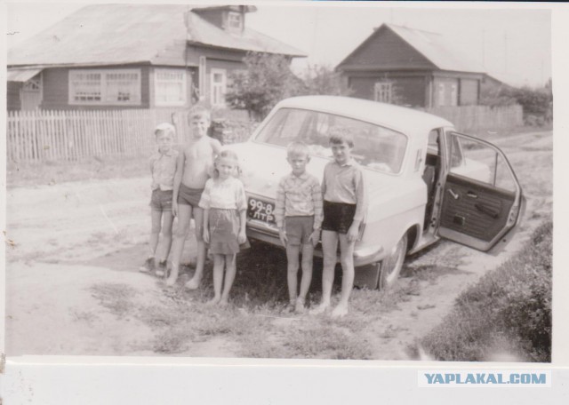 Киев и советский автотрафик 1962 года в фильме "Королева бензоколонки"