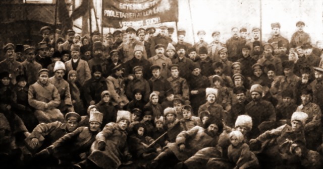 Красный гусар против белых казаков