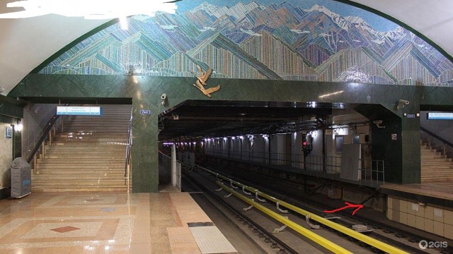 Что делать, если оказался на рельсах в метро?