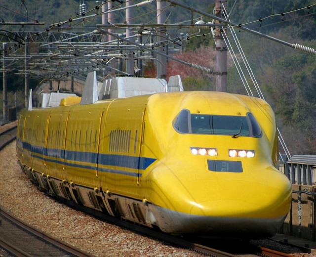 Стыковка скоростных поездов в Японии