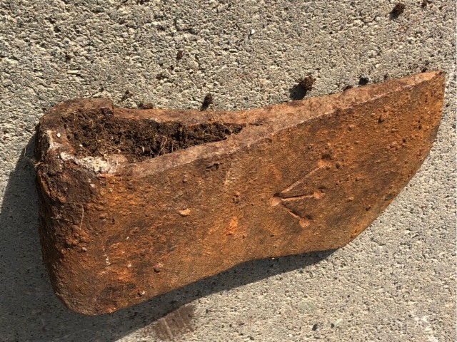 Странный топор