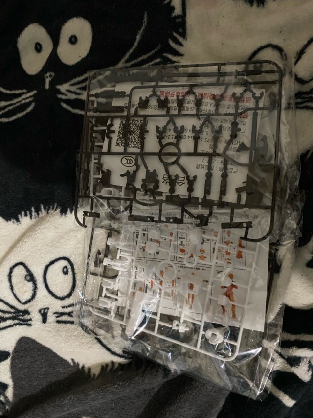 Кто-то красит яйца, а у меня расчленёнка