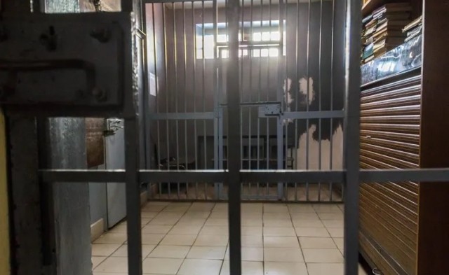 В Тюмени мигрант начал оскорблять «русскую власть» и оказался в спецприемнике