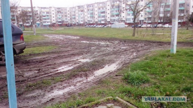 Местные власти смогут штрафовать за парковку во дворах