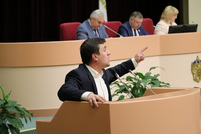 Саратовского депутата от КПРФ заподозрили в связях с криминалом