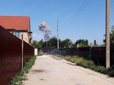 Крым, Гвардейское, произошел взрыв (хлопок).