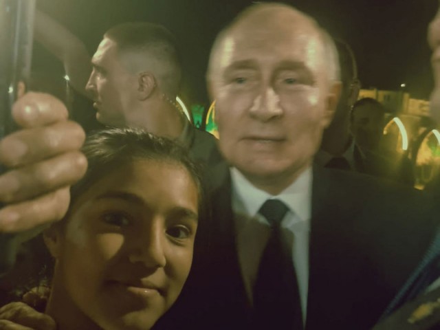 Путин призвал чиновников относиться к семьям погибших бойцов СВО как к своим.