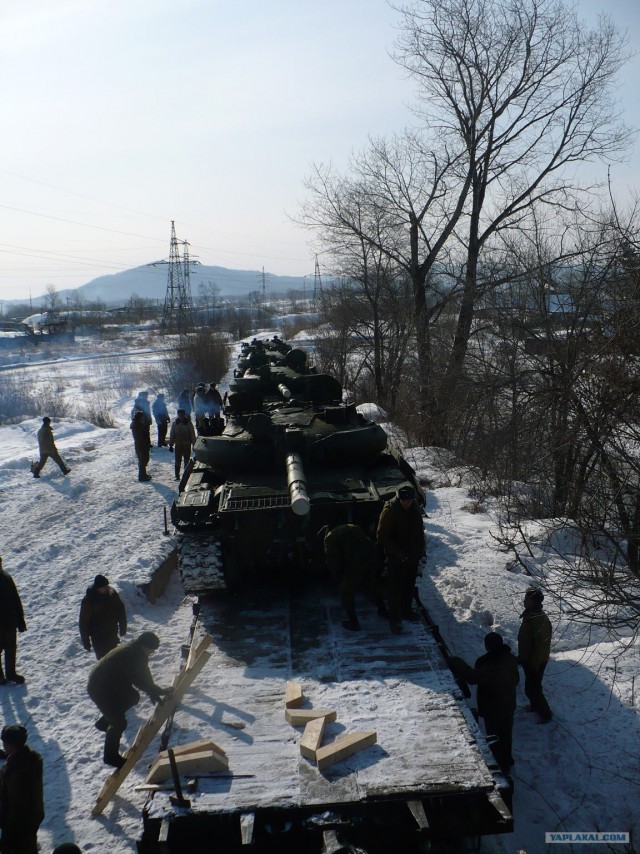 Погрузка танков