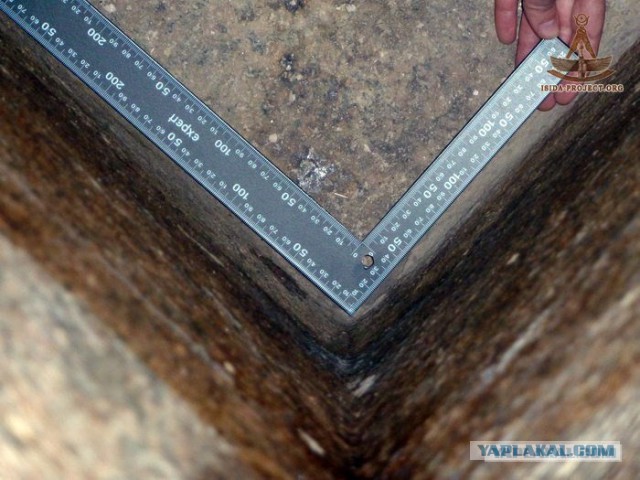 "Заплатки" на колоннах Исаакиевского собора