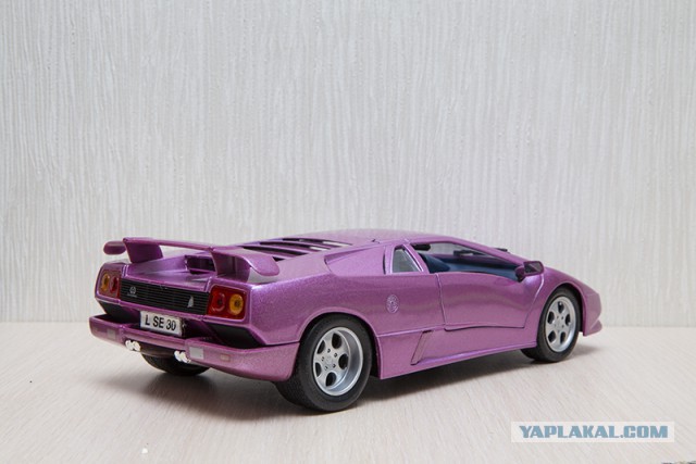 Lamborghini в масштабе 1:18