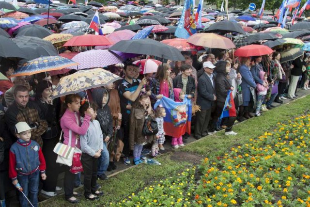 Луганск. Открытие памятника "Они отстояли Родину".