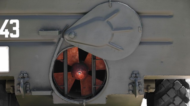 Бронированный разведывательно-дозорный фрегат: тест-драйв БРДМ-1